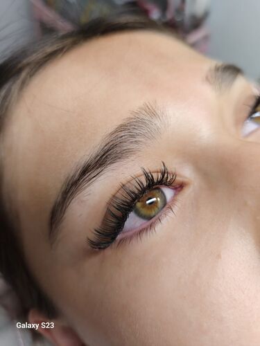 Classic eyelash extension result