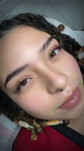 Hybrid eyelash extension result